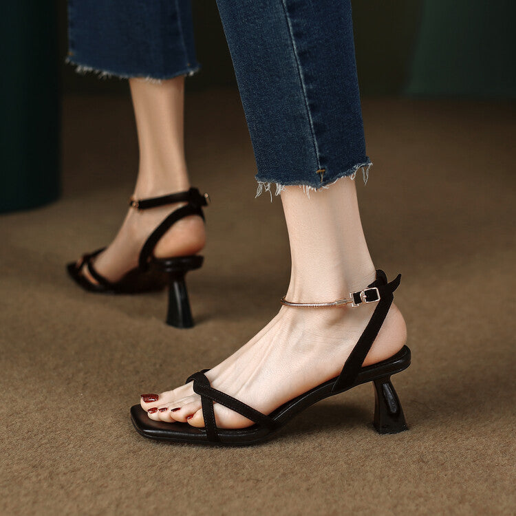 New mid-heel black metal chain temperament French buckle sandals LD008
